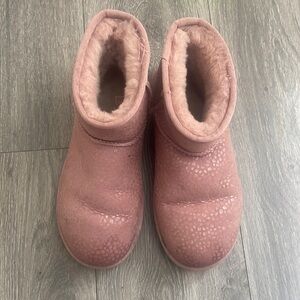Pink Uggs✨